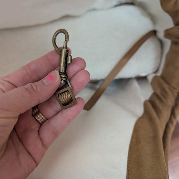 Brown and White Dog Carrier Tote - Picture 8 of 15